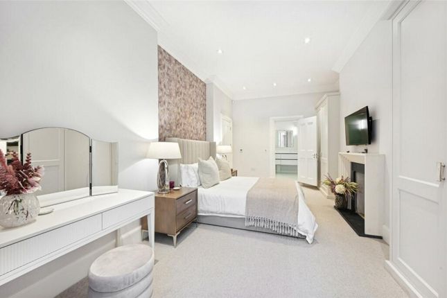 Flat to rent in Cadogan Square, London, 0