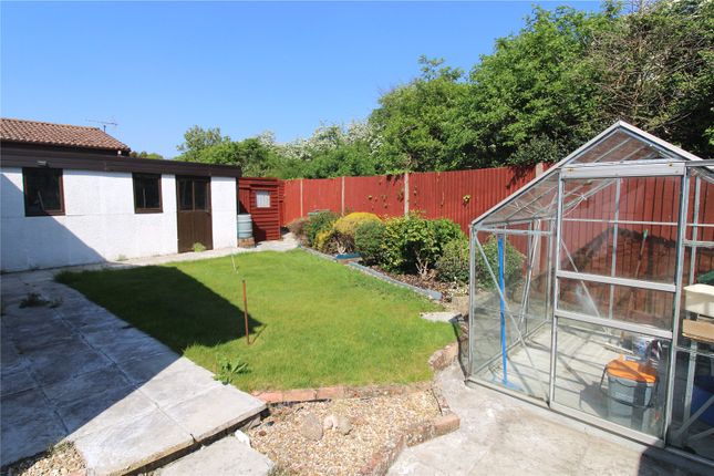 44, Northfield Park, Fareham photo 4