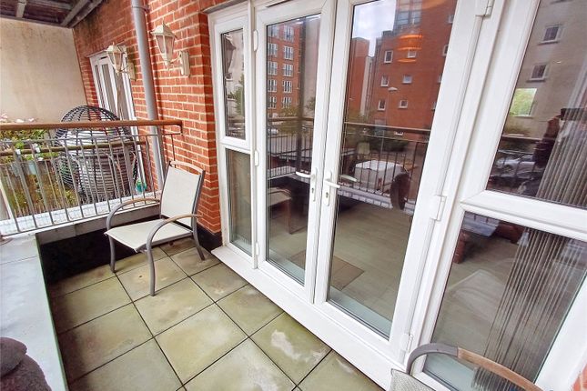 2, 8, Avenel Way, Poole photo 4