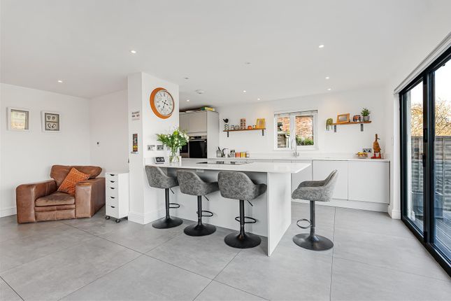 5, The Hyde, Clavering photo 3