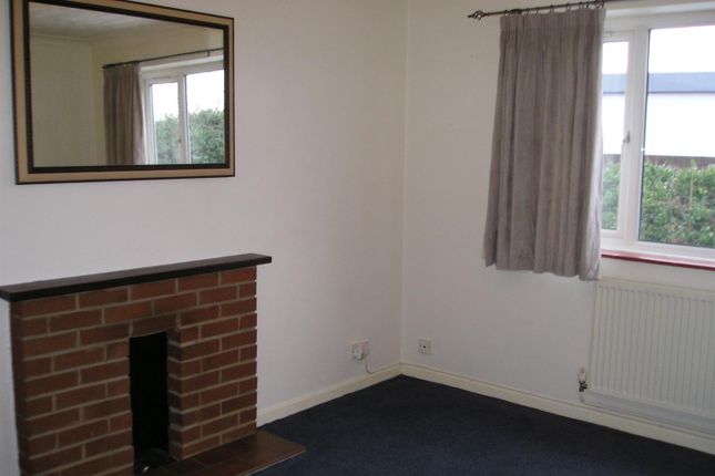 61, Lilian Close, Norwich photo 4
