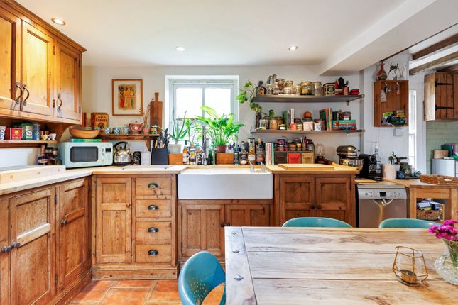 College Cottage,, The College, Bicester photo 4