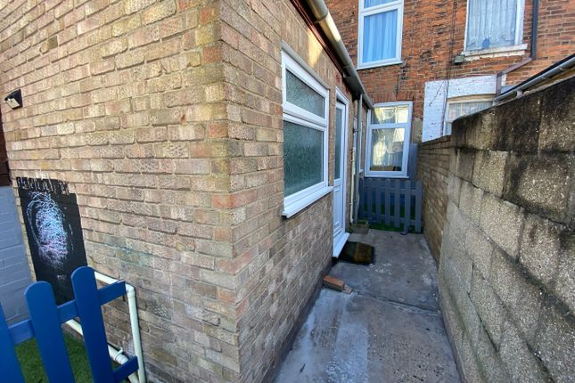 10, Birchwood Street, King's Lynn photo 2