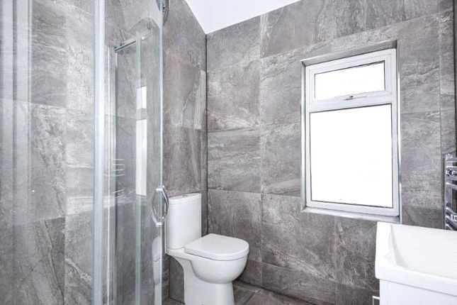 Flat 2, 68, Vaughan Road, Harrow photo 4