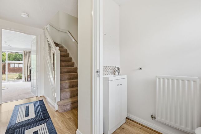 14, Blackdown Close, Stevenage photo 4