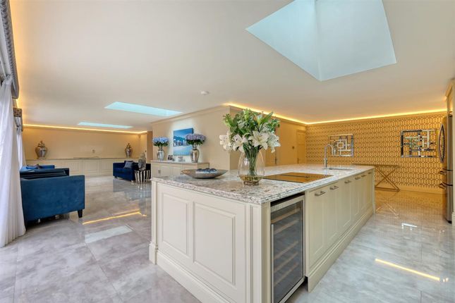 35 Mount Pleasant Road, Chigwell photo 4