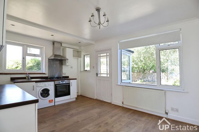 26, Geoffrey Close, Coventry photo 3