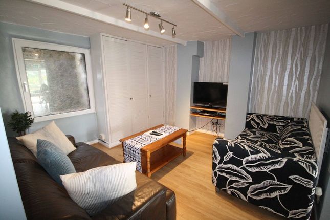Thumbnail Shared accommodation to rent in Wellington Street, Preston