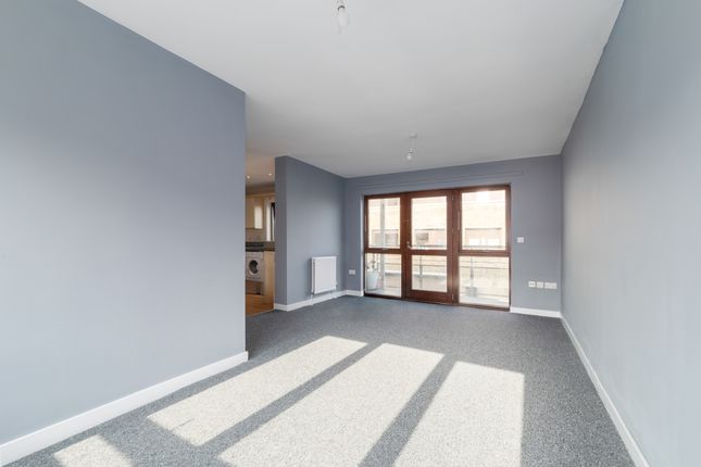 Flat 6, 4, Barchester Street, London photo 4