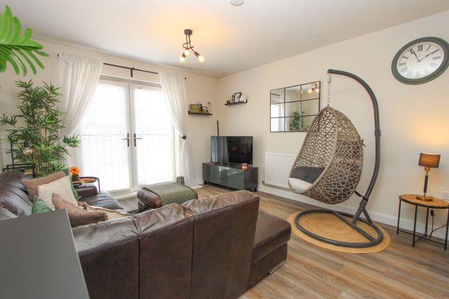 80, Clark Drive, Yate photo 3