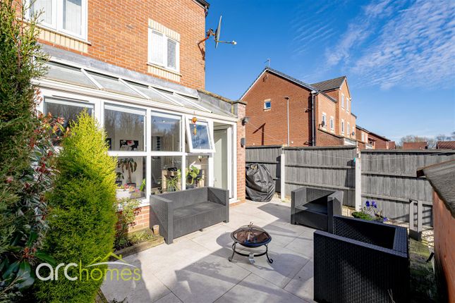 6, HeathLea, Wigan photo 4