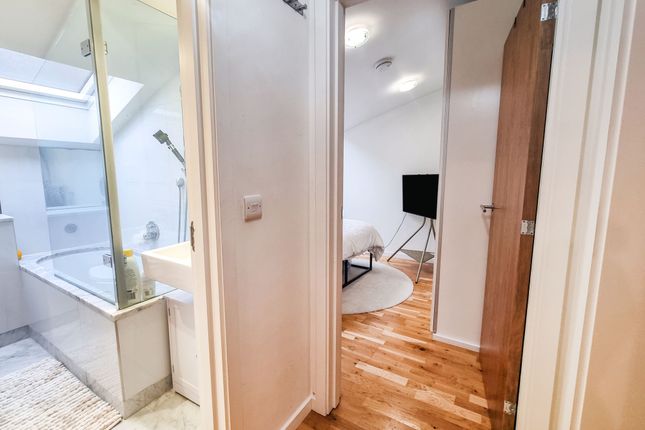 Flat 1, Twickenham photo 3