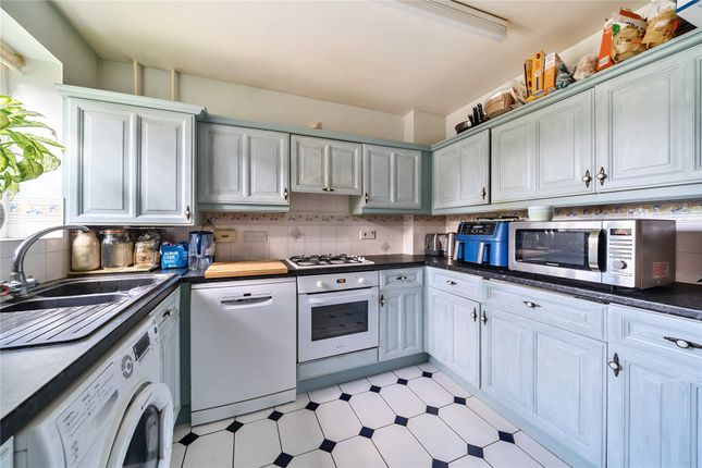 19, Sherbourne Gardens, Surrey photo 3