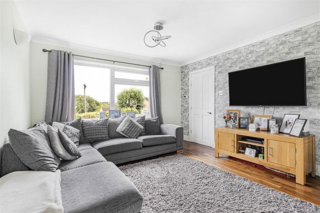 28, Kings Meadow, Kedington photo 2