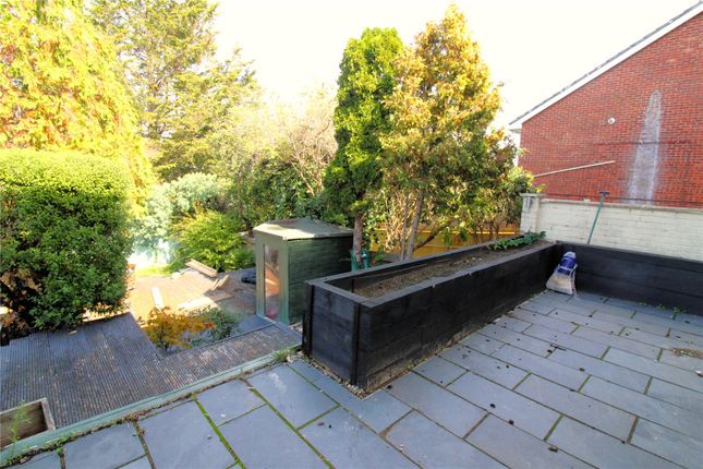 2, Eden Rise, Hampshire photo 4