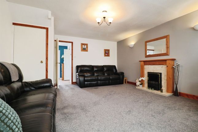 11, Lydstep Road, BARRY photo 4