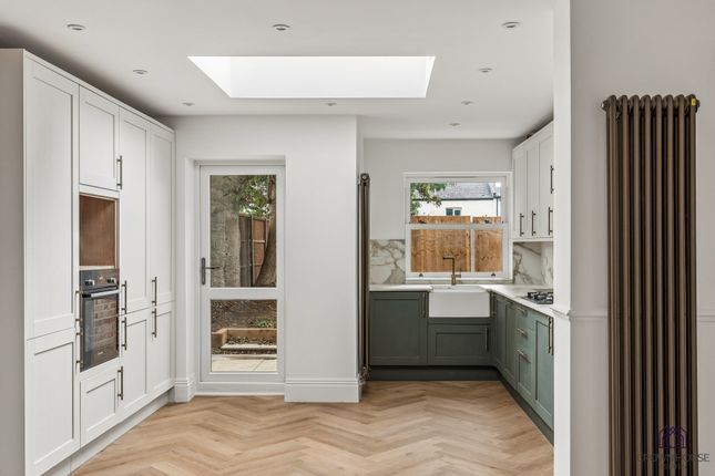 Flat 1,43, Woodside Park Road, London photo 4