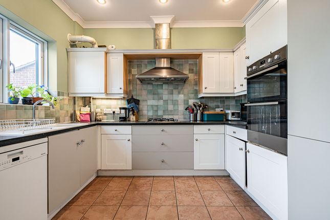 51, Plater Drive, Walton Manor photo 4