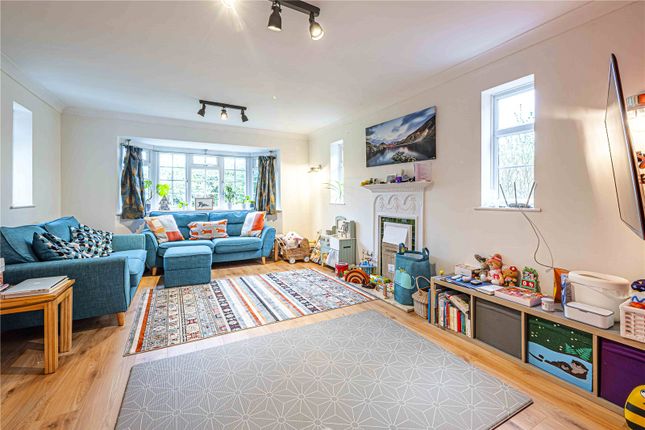 3, Castle Hill Road, Totternhoe photo 2