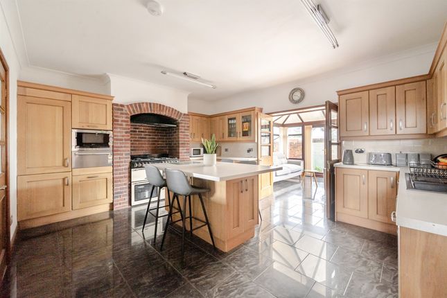 Fern Villa, Askern Road, Doncaster photo 4