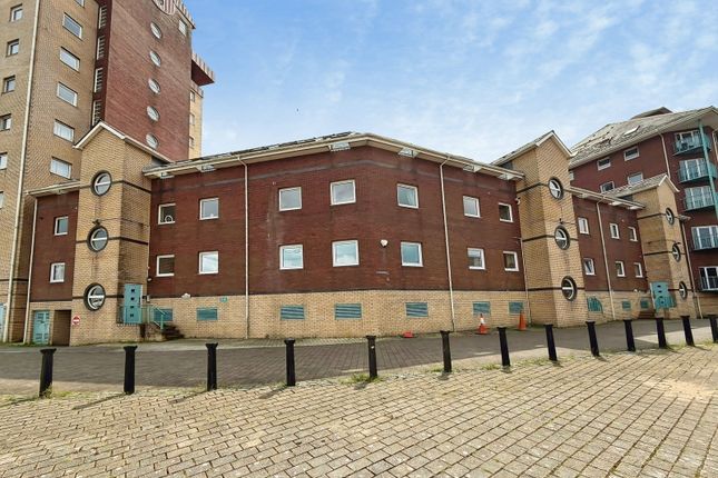 36, Pocketts Wharf, Swansea photo 2
