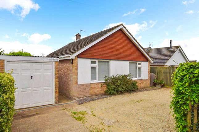 Bungalow to rent in Farthinghoe Road, Charlton, Oxfordshire