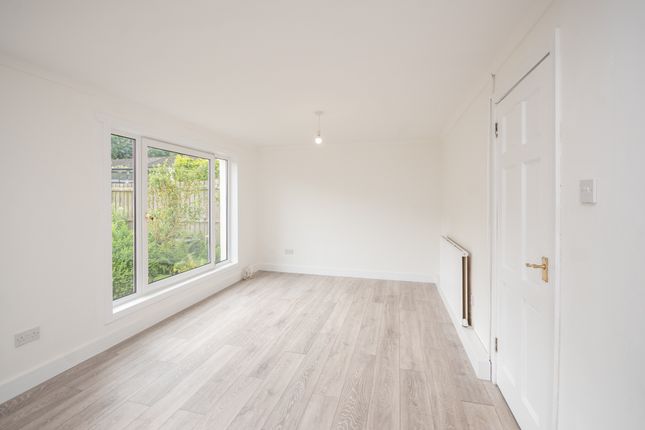 27, Alder Road, Cumbernauld photo 3