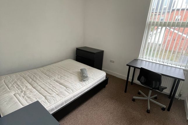 Room to rent in Alderson Road, Sheffield