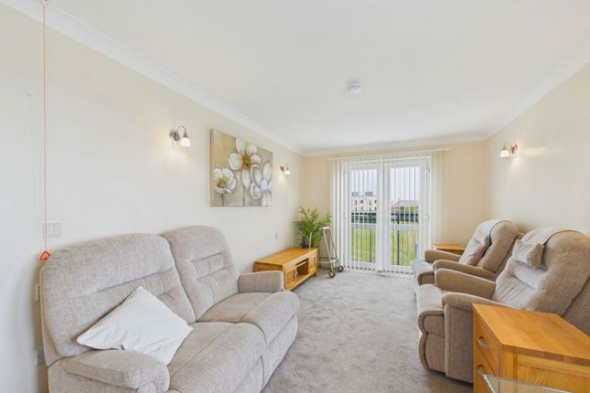 Flat 22, Fairways Court, Whitby photo 3
