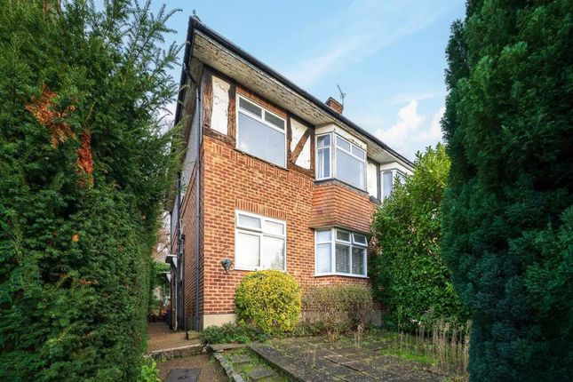 2-bed flat on Mill Vale, Bromley, £230,000