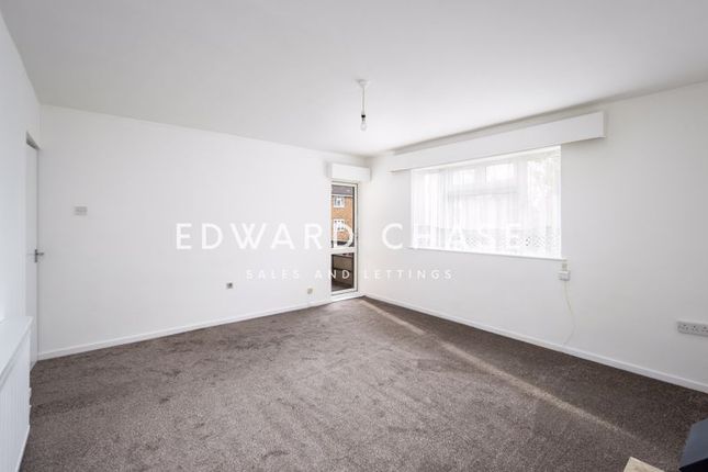 Flat to rent in Tomswood Hill, Barkingside