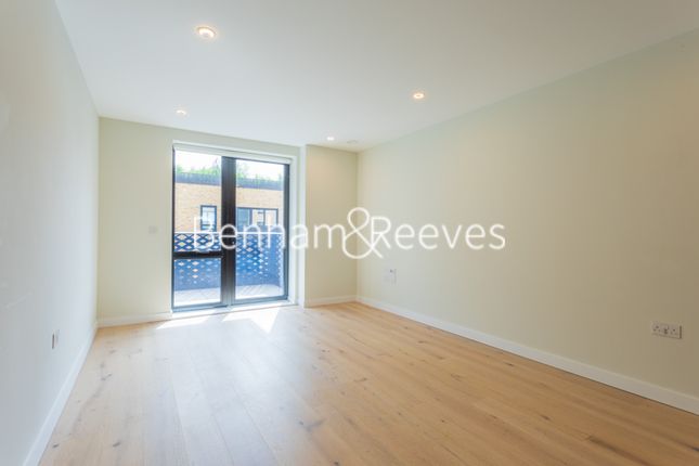 Thumbnail Flat to rent in Middle Road, Hanwell
