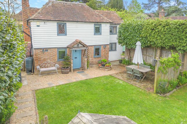 Thumbnail Cottage for sale in Kenward Road, Yalding, Maidstone