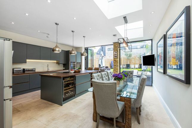 13, Raleigh Gardens, London photo 2