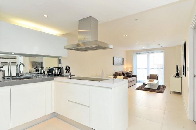 Flat to rent in Bezier Apartment, City Road, London