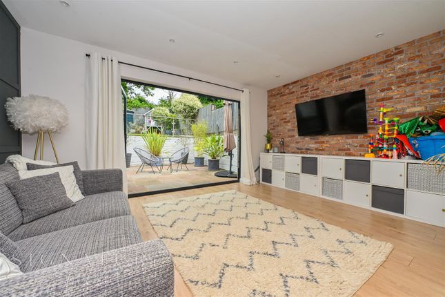 5, St. Lawrence Close, Abbots Langley photo 4