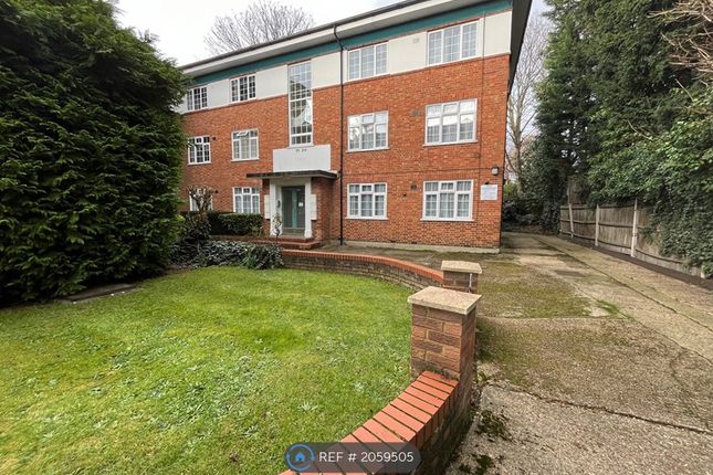 Flat to rent in Knights Park, Kingston Upon Thames