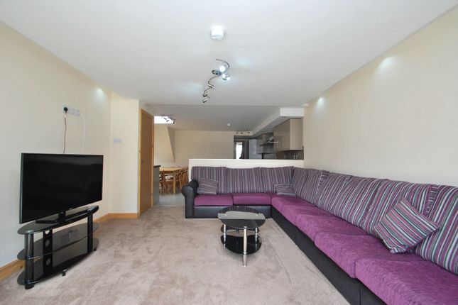 Flora Street, Cardiff photo 3