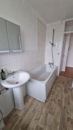12, Thirkleby Close, Slough photo 5