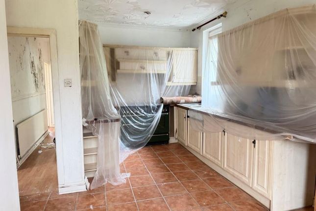 Gerddi Gwynion, Neath Road, Swansea photo 2