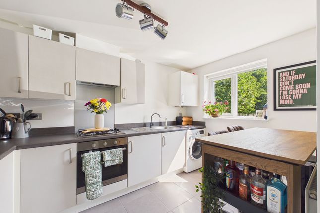 74 Ravensworth Road, Gateshead photo 3