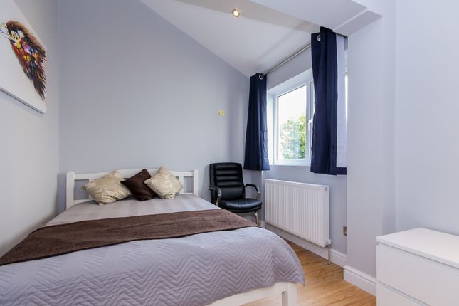 Shared accommodation to rent in Valentia Road, Headington, Oxford