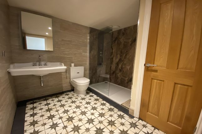 9, Hall Drive, Wollaton, Nottingham photo 4