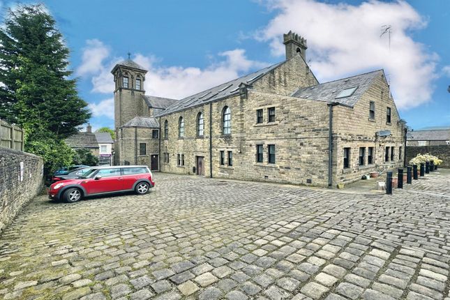 Thumbnail Flat to rent in Victoria Street, Glossop