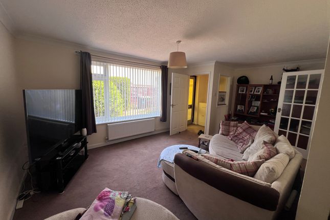 34, Regency Avenue, KING'S LYNN photo 2