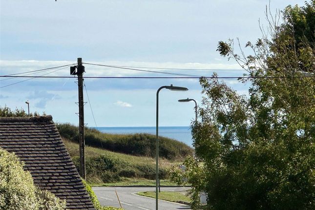 16, Powers Court Road, Barton On Sea photo 2
