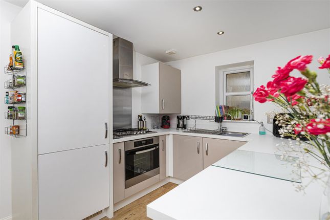 23 Duffy Court, Tennyson Avenue, Huddersfield photo 2