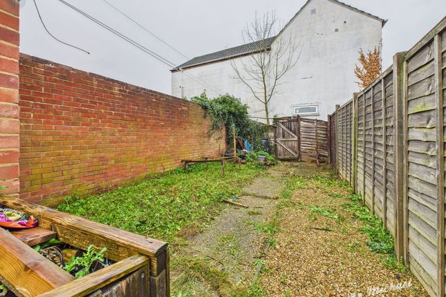 3 West Street, Aylesbury photo 3