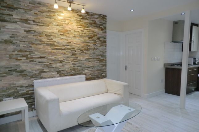 Charter Avenue, Coventry photo 3