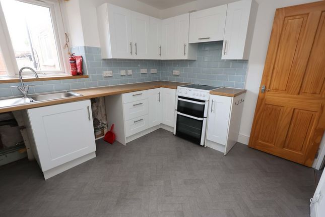 First Floor Flat 12, The Triangle, Clevedon photo 4